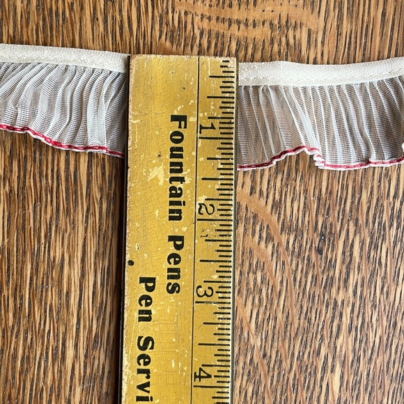 Vintage 1940s Off-White Sheer Pleated Trim with Red Overlock Edge – 11 Yards - Picture 3 of 13